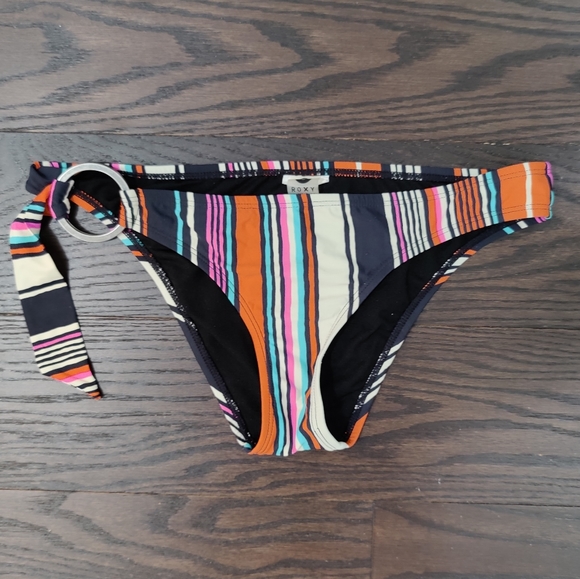 Roxy Bikini - Picture 4 of 6